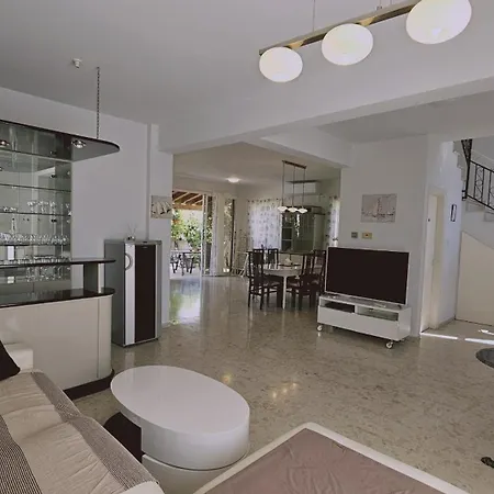 Cactus House Oroklini